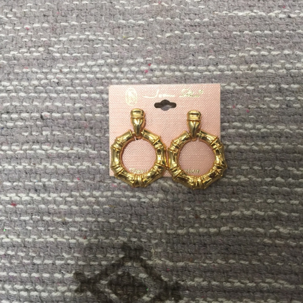 Joann She gold tone earrings - Picture 3 of 4